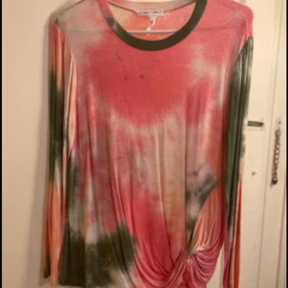 Mike and Molly long sleeve shirt. Size small